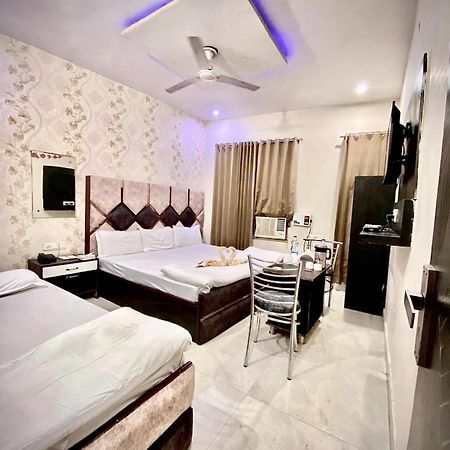 Swaran Hotel Амритсар Экстерьер фото