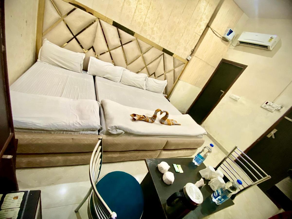 Swaran Hotel Амритсар Экстерьер фото
